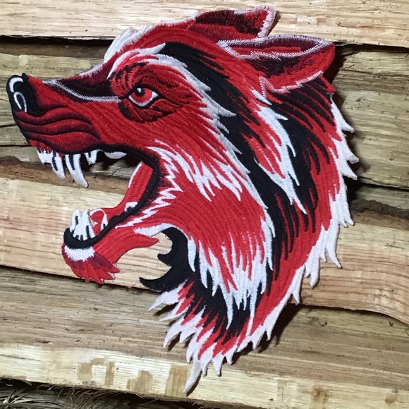 11” Jumbo wolf head iron on patch - Picture 1 of 4